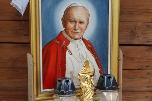 Peregrynacja relikwii św. Jana Pawła II w naszej Parafii